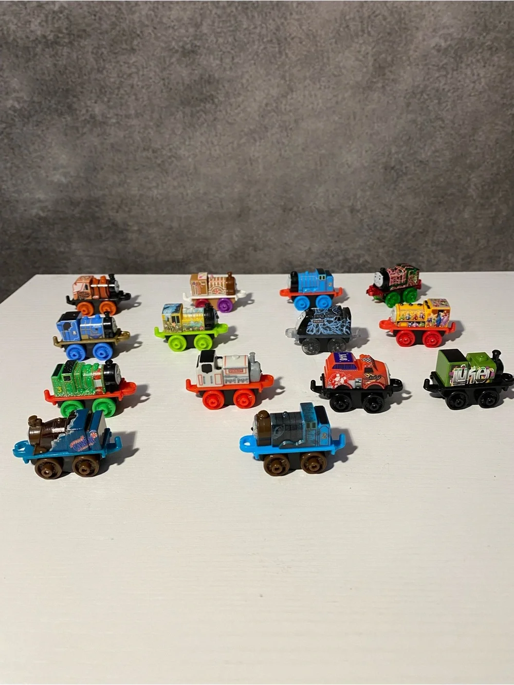 Thomas & Friends Minis Collector Playwheel Storage Case Lot w/ 14 Trains